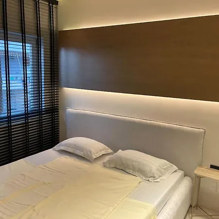 Luxury Sea View Flat Fishta 아파트